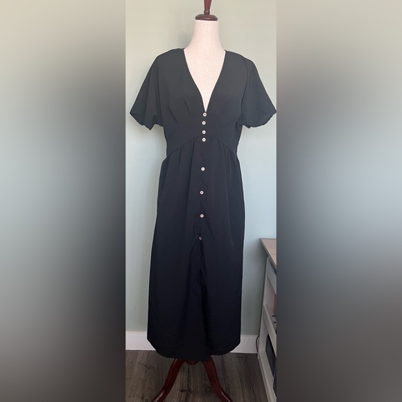 None Dresses & Skirts - Casual Black Button-Up Dress